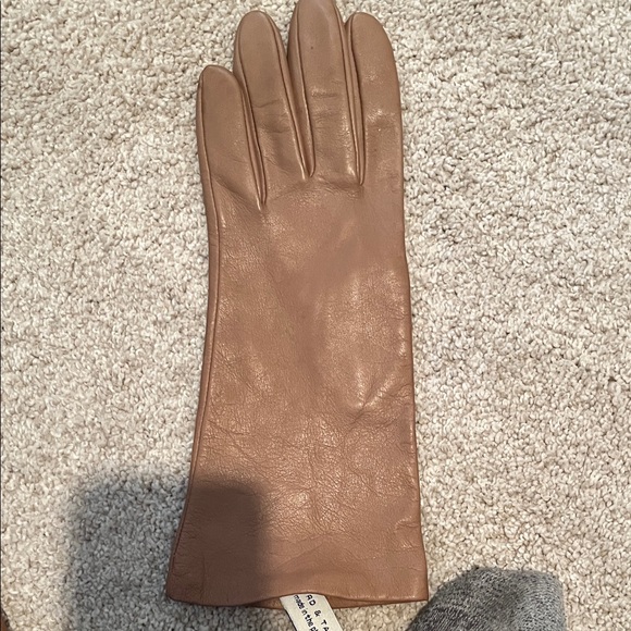 Lord & Taylor Classic Tan Leather Gloves With Silk Lining- vintage. NWOT - Picture 6 of 7